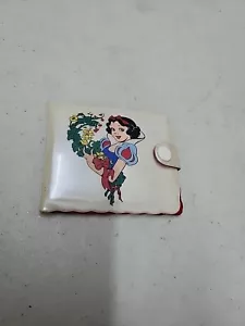 Snow White Plastic Vinyl Billfold Coin Wallet Disney Vintage - Picture 1 of 5