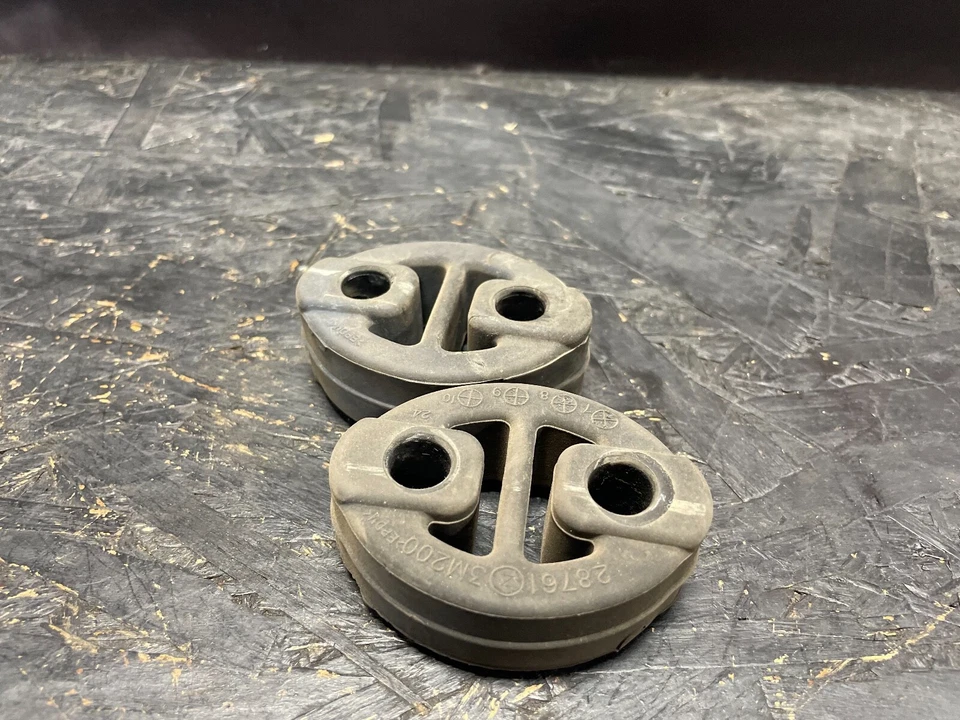 Hyundai Genesis 2010-2016 cupé suspensión de escape montaje de goma fabricante de equipos originales usado Foto 1 de 4