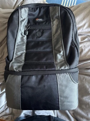 lowepro camera compudaypack - Image 1 of 4