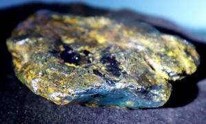 Schöner natürlicher dominikanischer durchscheinender grün blauer Bernstein grobes Exemplar 76 mm 46 g - Bild 1 von 11