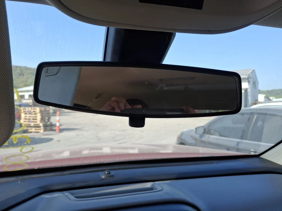 Espejo retrovisor interior delantero central usado se adapta a: Chevrolet Colorado 2015 delantero Foto 1 de 4