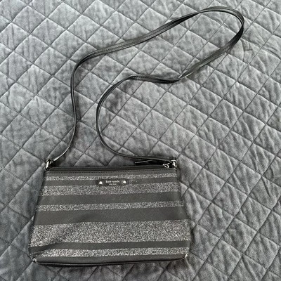 Bolso Bandolera Kate Spade Negro Brillante Brillante Rayas Pequeño Rectángulo Foto 1 de 4