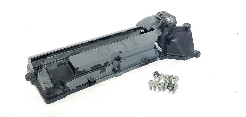 Cadillac XLR 2006 OEM cubierta de válvula de motor izquierdo 12589228 tiene rasguños  Foto 1 de 4