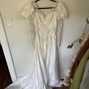Vintage 80s Sweetheart Wedding Dress Puffy Sleeve Train Bead Design Lace Sleeves - Picture 1 of 10