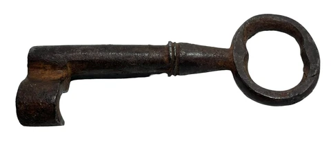 Vintage Antique Metal Iron Skeleton Key 4” Jail Trunk Door Drawer Lock Cover