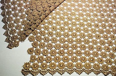 Unotrim 37" Daisy Venice Lace Fabric All Over Both Side Scalloped Edge 9 colors - Image 1 of 4