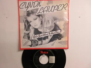 💥 ' CYNDI LAUPER ' HIT 45 + PICTURE  [ GIRLS JUST WANT TO HAVE FUN ]  1983 ! 💥 - Picture 1 of 5