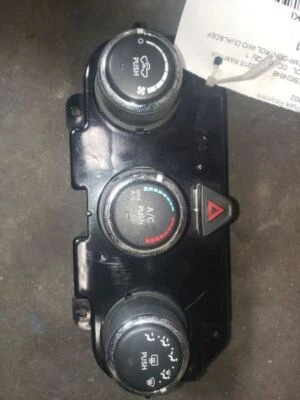 RAM1500 2015 AC/controles de temperatura de calefacción. NÚMERO DE PIEZA 68236776AB Foto 1 de 4