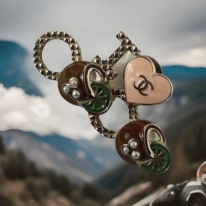 CHANEL CC Logo Brosche Pin Anstecker I LOVE COCO Rosa Herz Gold Braun Grün Perle - Bild 1 von 6