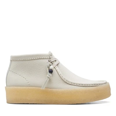Botas chukkas Clarks Wallabee Cup 26168988 para mujer blancas nobuck con cordones Foto 1 de 4
