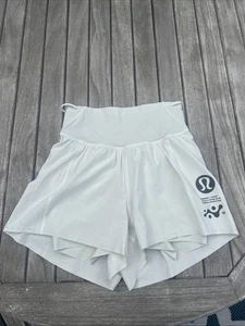Lululemon Nulux Road to Trail hoch geschnittene Shorts 4" Größe 2 ~weiß/knochenfarben~ - Bild 1 von 5