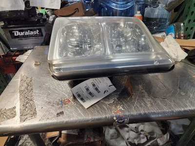 Compuesto de faros de pasajero para camioneta Ford F250SD 11-16 646077 Foto 1 de 4