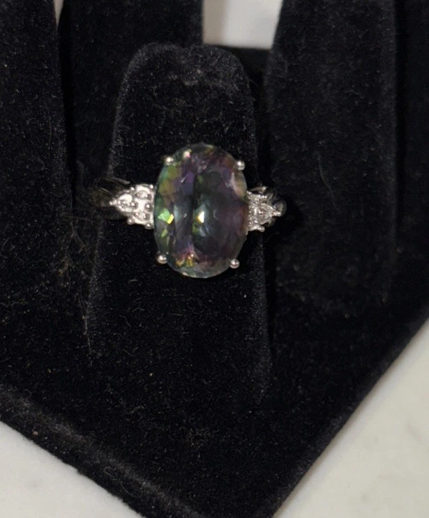 Diamantes de alejandrita de oro blanco sólido de 14K creados en laboratorio talla 6 3/4 Foto 1 de 4