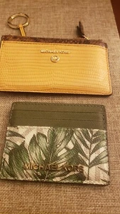 Estuches para tarjetas Michael Kors novedad usados - Imagen 1 de 5
