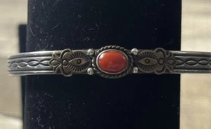 Firmado - Brazalete Albert Jake Navajo Vintage Coral Plata de Ley - Imagen 1 de 7