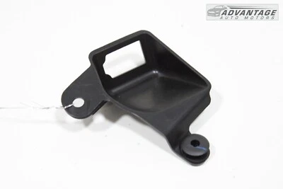 Chrysler Pacifica 2017-23 manija de puerta delantera derecha lámpara de cortesía bisel cubierta OEM Foto 1 de 4