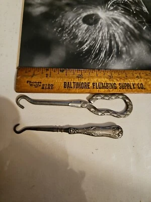 1 gancho de botón con mango de ley para damas y 1 gancho de encaje/botón adornado Foto 1 de 4