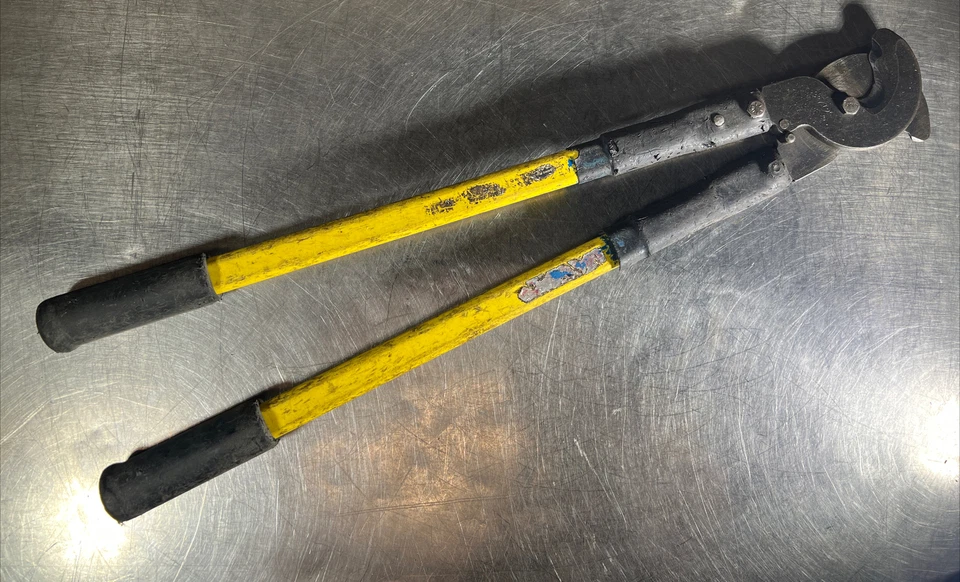 HK Porter 0290FCS Copper / Aluminum Cutter Cable Shear 1-3/8'' Capacity Used - Image 1 of 4