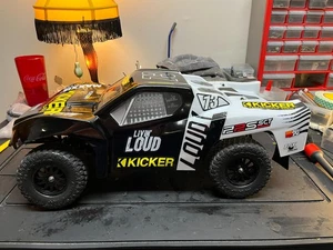 Losi 22S SCT RTR Excellent Condition With Box, Manual, CVDs, and Transmitter - Picture 1 of 16