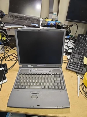 Toshiba Satellite 4080 XCDT Pentium II Retro Laptop -Windows 98- NOT POWERING ON - Image 1 of 4