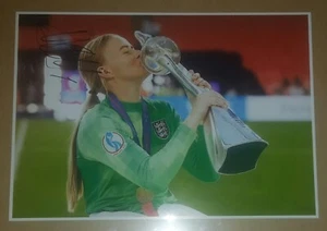 Hannah Hampton Lionesses Euro 2022 Hand Signed "12x8" Photo England - Picture 1 of 1