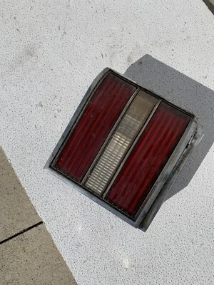 74 1974 庞蒂亚克大奖赛尾灯右乘客侧原始设备制造商 5945904  — 第 1/4 张图片