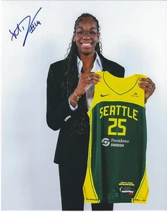 DOMINIQUE MALONGA Signed 8 x 10 Photo WNBA Basketball SEATTLE STORM France - Picture 1 of 1