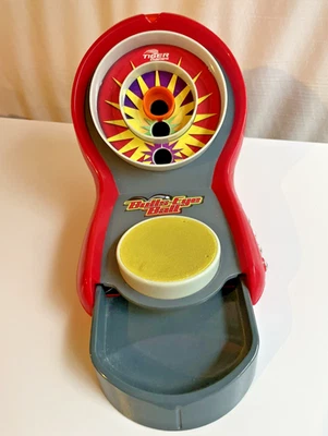 Винтаж 2003 BULLS-EYE BALL электронная говорящая целевая игра включает 9 мячей *ПРОТЕСТИРОВАНО* - Изображение 1 из 4