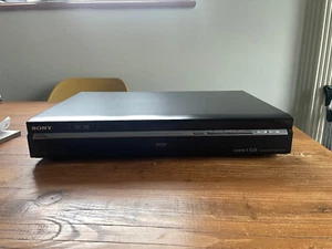 Sony RDR-HXD970 Black 250GB HDD & DVD Recorder DVB Freeview Digital TV - Picture 1 of 8
