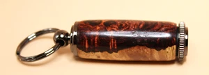 Llavero hecho a mano porta pastillas / compartimento secreto - Honduras Rosewood Burl - Imagen 1 de 3