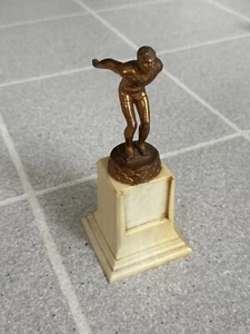VINTAGE 1950'S ERA 6 1/4" CREAM BAKELITE DODGE INC. D-280 SWIMMING TROPHY HTF - Picture 1 of 1