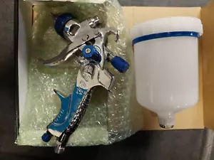 IWATA 5670 LPH400-LVX Extreme Series HVLP Gravity Feed Spray Gun 1.4 mm Nozzle - Picture 1 of 3