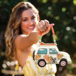 Borsa a mano Mary Frances Day Trip Car Surf Hawaii Cloud blu bianca nuova con etichette - Foto 1 di 13