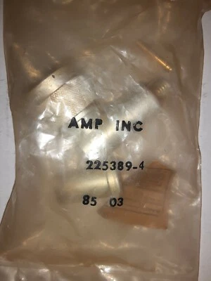 Lote de 2 conectores. AMP # 225389-4 "N" Enchufe (m) 50 ohm Extremo de cable R/A 11 GHz NUEVO Foto 1 de 3