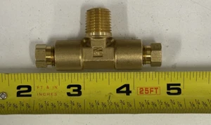 Parker HI-Duty Compression Tube Tee: 1/4 tube OD Compressionx2 x Mnpt - Picture 1 of 3