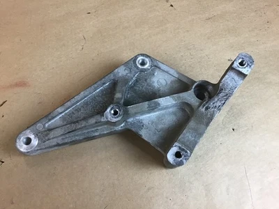 Soporte de montaje del soporte del motor 11-12 Fisker Karma 2012 2,0 L: A Foto 1 de 4