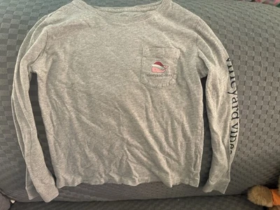 Camisa Vineyard Vines Niñas Pequeña Cuello Redondo Ligera Informal Gris Navidad Foto 1 de 4