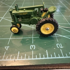John Deere Traktor Miniatur Weihnachtsschmuck Traktoren Rasenmäher 1 x 2 Zoll - Bild 1 von 4