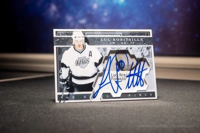 Luc Robitaille Los Angeles Kings Expansion Era Signature Cut Cards - Autographed - Image 1 of 2