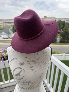 FEDORA MUJER GAP BORGOÑA 100% LANA, TALLA M/L, PRECIOSA Y NUEVA CON ETIQUETA - Imagen 1 de 15