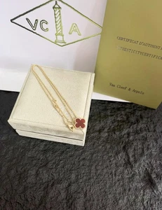 Colgante de oro cornalina Van C Arpels vintage trébol Alhambra 1 motivos - Imagen 1 de 7
