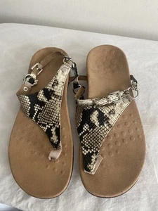 Women’s Vionic Sandals Size 9 Kirra Snake Skin TVW5126 EUC - Picture 1 of 6