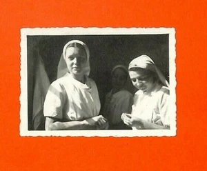 PHOTO ALBUM DE FAMILLE / 2 INFIRMIERES / NURSES 1936 - Bild 1 von 2