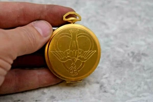 + Bonito Pyx antiguo vintage, todo chapado en oro, Espíritu Santo (CU778) Chalice Co. - Imagen 1 de 12
