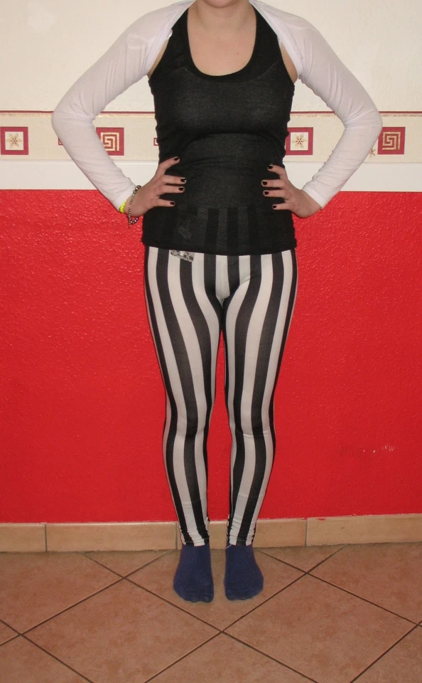 PANTALON LEGGING A RAYURE BLANCHE ET NOIR NEUF TAILLE UNIQUE - Photo 1/4