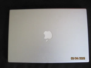 Mac Book Pro Modell NR A1226 Ser.-Nr. W8740AP7X91 2,2 GHz core2 Duo/2GB/128MB - Photo 1/15