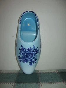 Pintado a mano azul sobre cerámica holandesa estilo delft zapato pared pocket planter - Imagen 1 de 5