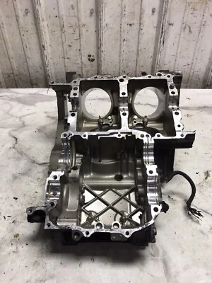 Bloque inferior de la caja de la manivela del motor superior superior 12 Honda VFR 1200 F VFR1200 Foto 1 de 4