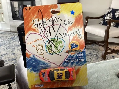 2002 Hot Wheels Racing 1:64 AUTOGRAPHED Tide Racing Ricky Craven #32 - Image 1 of 3