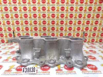 Toyota RAV4 2006-2012 montaje colector de admisión 17111-0P030 OEM Foto 1 de 4